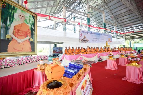 ภาพ No.262396:วันที่ 19 ตุลาคม พ.ศ. 2568 พิธีทอดกฐินสถาปนา แผ่นบันมงคลมหาเศรษฐี อาคาร 80 ปี หลวงพ่อธัมมชโย ในโครงการกฐินสามัคคีทั่วไทย 30,000 วัด บูชาธรรม 81 ปี หลวงพ่อธัมมชโย โดยคณะศิษยานุศิษย์วัดพระธรรมกาย ณ ศูนย์ปฏิบัติธรรมวิหารแดง ต.เจริญธรรม อ.วิหารแดง จ.สระบุรี