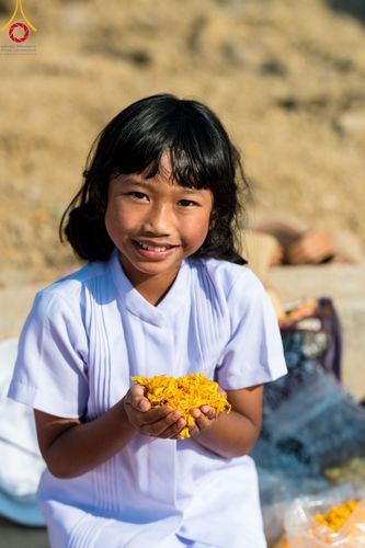 ภาพ No.107843:พิธีต้อนรับพระธรรมยาตรา ในโครงการธรรมยาตรากตัญญูบูชา มหาปูชนียาจารย์ พระมงคลเทพมุนี(สด จนฺทสโร) พระผู้ปราบมาร อนุสรณ์สถาน 7 แห่ง ปีที่ 12 วันที่ 7 มกราคม พ.ศ. 2567 ณ อนุสรณ์สถานคลองบางนางแท่น  อ.สามพราน จ.นครปฐม