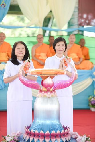 ภาพ No.249367:วันที่ 28 กันยายน พ.ศ. 2568 พิธีทอดผ้าป่าแผ่นบันมงคลมหาเศรษฐี อาคาร 80 ปี หลวงพ่อธัมมชโย ณ ศูนย์ปฏิบัติธรรมวิหารแดง ต.เจริญธรรม อ.วิหารแดง จ.สระบุรี