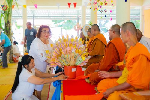 ภาพ No.167245:พิธีทอดกฐิน ณ วัดจำปาทอง อ.บ้านเขว้า จ.ชัยภูมิ ในโครงการกฐินสามัคคีทั่วไทย 30,000 วัด บูชาธรรม 80 ปี หลวงพ่อธัมมชโย โดยคณะศิษยานุศิษย์วัดพระธรรมกาย วันที่ 24 ตุลาคม พ.ศ. 2567