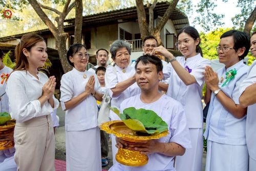 ภาพ No.216670:วันอาทิตย์ที่ 6 เมษายน พ.ศ. 2568 พิธีตัดปอยผม และปลงผมนาคธรรมทายาท โครงการบวชบูชาธรรม81ปี หลวงพ่อธัมมชโย โครงการ 1 และ 2 โครงการนานาชาติ AEC&WAB รุ่น CEO (ผู้บริหาร) รุ่นที่4 ณ หมู่บ้านบรรลุธรรม วัดพระธรรมกาย