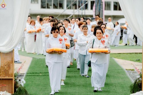 ภาพ No.266812:วันที่ 5 พฤศจิกายน พ.ศ. 2568 พิธีทอดกฐิน ณ อนุสรณ์สถานพระมงคลเทพมุนี  (สด จนฺทสโร) ผู้ค้นพบวิชชาธรรมกาย สถานที่ตั้งมโนปณิธานบวชตลอดชีวิต คลองบางนางแท่น ต.หอมเกร็ด อ.สามพราน จ.นครปฐม