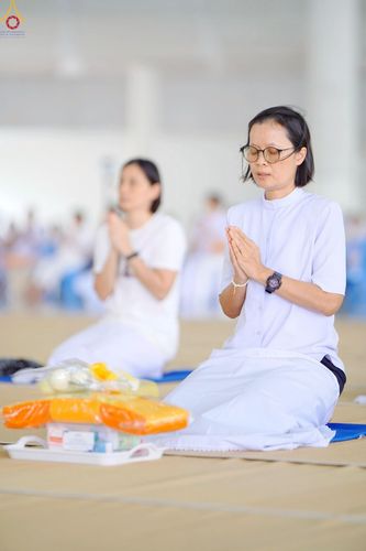 ภาพ No.248506:วันที่ 27 กันยายน พ.ศ. 2568 พิธีถวายเมนูสวรรค์เพื่อการบรรลุธรรม ณ หอฉันคุณยายอาจารย์ฯ วัดพระธรรมกาย