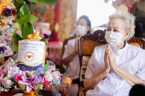 ภาพ No.92926:พิธีทอดกฐินสามัคคีทั่วไทย 5,000 วัด โดยคณะศิษยานุศิษย์วัดพระธรรมกาย  น้อมบูชาธรรม 79 ปี หลวงพ่อธัมมชโย  ณ วัดเตาปูน จ.ชลบุรี วันที่ 8 พฤศจิกายน พ.ศ. 2566