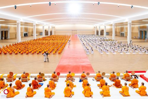 ภาพ No.146007:พิธีเจริญพระพุทธมนต์ ปฏิบัติธรรมเจริญสมาธิภาวนา เพื่อถวายเป็นพระราชกุศล แด่พระบาทสมเด็จพระเจ้าอยู่หัว เนื่องในโอกาสพระราชพิธีมหามงคล เฉลิมพระชนมพรรษา 6 รอบ 28 กรกฎาคม 2567 วันอาทิตย์ที่ 28 กรกฎาคม พ.ศ. 2567  ณ ห้องแก้วสารพัดนึก 2 สภาธรรมกายสากล