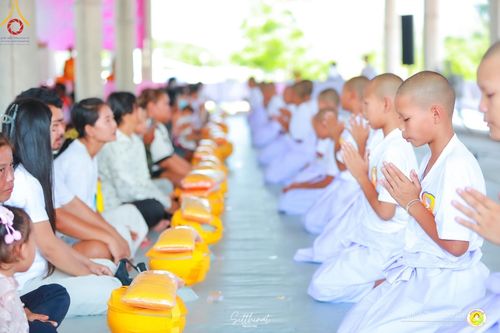 ภาพ No.135645:พิธีขอขมารับผ้าไตร , พิธีบรรพชา ในโครงการบรรพชาสามเณร ฟื้นฟูพระพุทธศาสนาทั่วไทย  ณ ศูนย์ปฏิบัติธรรมสวนผึ้ง จ.ราชบุรี วันที่ 4 เมษายน พ.ศ. 2567