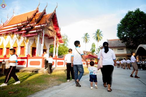 ภาพ No.234363:วันพฤหัสบดีที่ 24 กรกฎาคม พ.ศ. 2568 พิธีถวายสังฆทานแก่คณะสงฆ์ 323 วัด , พิธีมอบกองทุนหนุนแรงใจช่วยครูใต้ , พิธีทำบุญส่วนกุศลแด่ผู้วายชนม์ ในเหตุการณ์ความไม่สงบ 4 จังหวัด ชายแดนภาคใต้ (ปัตตานี , ยะลา , นราธิวาส , สงขลา) ปีที่ 21 ครั้งที่ 179 ณ วัดเวฬุวัน 