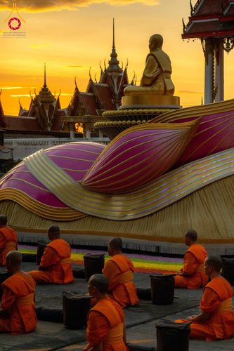 ภาพ No.197042:พระธรรมยาตราปฏิบัติธรรม และถ่ายภาพหมู่ประวัติศาสตร์ ณ วัดโบสถ์(บน) ตำบลบางคูเวียง อำเภอบางกรวย จังหวัดนนทบุรี ในโครงการธรรมยาตรา กตัญญูบูชา มหาปูชนียาจารย์ พระมงคลเทพมุนี(สด จนฺทสโร) พระผู้ปราบมาร อนุสรณ์สถาน 7 แห่ง ปีที่ 13 วันที่ 18 มกราคม พ.ศ. 2568