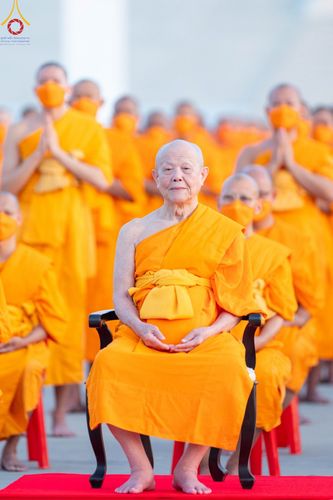 ภาพ No.102258:พระธรรมทายาทในโครงการอุปสมบทหมู่ บูชาธรรมมหาปูชนียาจารย์ ร่วมปฏิบัติธรรม ถ่ายภาพหมู่ประวัติศาสตร์ และรับฟังโอวาทจากหลวงพ่อทัตตชีโว ณ ลานธรรม พระมหาธรรมกายเจดีย์ วัดพระธรรมกาย วันที่ 15 ธันวาคม พ.ศ. 2566