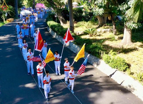 ภาพ No.100306:พิธีทอดกฐินบรมจักรพรรดิ ณ วัดพระธรรมกายแคลิฟอร์เนีย เมืองอาซูซ่า รัฐแคลิฟอร์เนีย ประเทศสหรัฐอเมริกา วันอาทิตย์ที่ 12 พฤศจิกายน พ.ศ. 2566