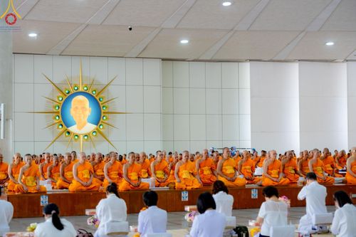 ภาพ No.182323:พิธีถวายภัตตาหารเมนูสวรรค์ "เพื่อการบรรลุธรรม" วันเสาร์ที่ 14 ธันวาคม พ.ศ. 2567 ณ หอฉันคุณยายอาจารย์ฯ วัดพระธรรมกาย