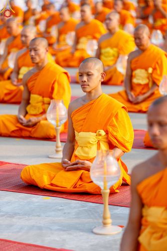 ภาพ No.204489:พิธีจุดประทีปถวายเป็นพุทธบูชา และบูชาธรรมมหาปูชนียาจารย์ ณ วัดพระธรรมกาย ตำบลคลองสาม อำเภอคลองหลวง จังหวัดปทุมธานี ในโครงการธรรมยาตรา กตัญญูบูชา มหาปูชนียาจารย์ พระมงคลเทพมุนี(สด จนฺทสโร) พระผู้ปราบมาร ปีที่ 13 วันที่ 31 มกราคม พ.ศ. 2568