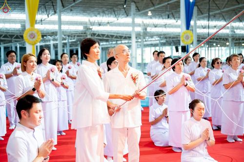 ภาพ No.242516:วันอาทิตย์ที่ 31 สิงหาคม พ.ศ. 2568 งานบุญวันอาทิตย์ พิธีจุดเทียนใจ ไฟนิรันด์ อนันตชัย ณ วัดพระธรรมกาย จ.ปทุมธานี