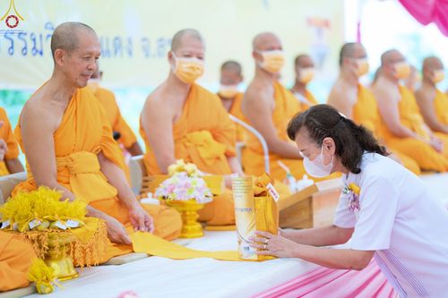 ภาพ No.84358:พิธีทอดผ้าป่า พิธีอัญเชิญปฐมรัตนปฐวี และพิธีตอกเสาเข็มต้นสุดท้าย เพื่อสถาปนาอาคาร 80 ปี หลวงพ่อธัมมชโย ณ ศูนย์ปฏิบัติธรรมวิหารแดง ตำบลเจริญธรรม อำเภอวิหารแดง จ.สระบุรี  วันที่ 23 กรกฎาคม พ.ศ. 2566