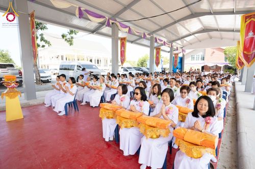 ภาพ No.174329:พิธีทอดกฐินกตัญญูบูชาธรรม ณ ศูนย์ปฏิบัติธรรมพระมงคลเทพมุนี อ.สองพี่น้อง จ.สุพรรณบุรี ในโครงการกฐินสามัคคีทั่วไทย 30,000 วัด บูชาธรรม 80 ปี หลวงพ่อธัมมชโย โดยคณะศิษยานุศิษย์วัดพระธรรมกาย วันที่ 10 พฤศจิกายน พ.ศ. 2567