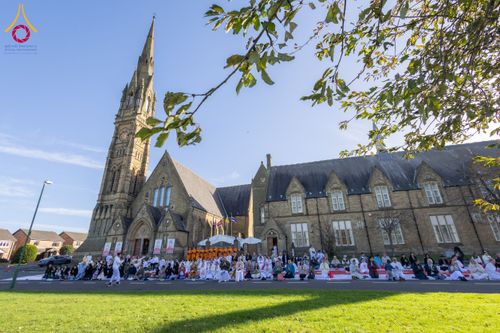 ภาพ No.173090:พิธีกฐินปุญญรังสีเศรษฐี ณ วัดพระธรรมกายนิวคาสเซิล สหราชอาณาจักร วันอาทิตย์ที่ 27 ตุลาคม พ.ศ. 2567