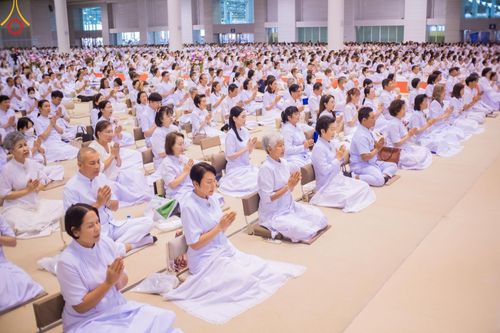 ภาพ No.187998:พิธีบูชาข้าวพระ วันขึ้นปีใหม่ 2568 ณ วัดพระธรรมกาย จ.ปทุมธานี วันที่ 1 มกราคม พ.ศ. 2568