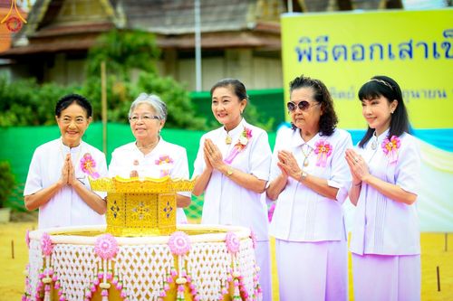 ภาพ No.140430:พิธีตอกเสาเข็มเป็นปฐมฤกษ์ เพื่อสร้างกุฎิและหอสวดมนต์ และพิธีทอดผ้าป่าบำรุงวัด ณ วัดกลางธนรินทร์ ต.บ้านแป้ง อ.พรหมบุรี จ.สิงห์บุรี วันอาทิตย์ที่ 9 มิถุนายน พ.ศ.2567