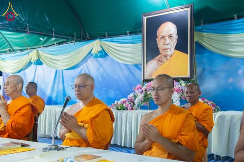 ภาพ No.300208:วันที่ 22 มกราคม พ.ศ. 2569 พิธีถวายภัตตาหารเป็นสังฆทาน แด่พระธรรมยาตรา ณ อนุสรณ์สถานบางปลา วัดบางปลา อำเภอบางเลน จังหวัดนครปฐม ในโครงการธรรมยาตรา กตัญญูบูชา มหาปูชนียาจารย์ พระมงคลเทพมุนี(สด จนฺทสโร) พระผู้ปราบมาร อนุสรณ์สถาน 7 แห่ง ปีที่ 14