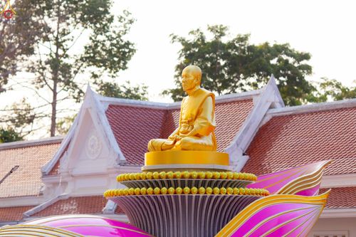 ภาพ No.296914:วันที่ 17 มกราคม พ.ศ. 2569 พิธีจุดประทีปถวายเป็นพุทธบูชา และบูชาธรรมมหาปูชนียาจารย์  ณ วัดโบสถ์บน ต.บางคูเวียง จ.นนทบุรี อนุสรณ์สถานลำดับที่ 4 สถานที่เกิดด้วยกายธรรม ในโครงการธรรมยาตรา กตัญญูบูชา มหาปูชนียาจารย์ พระมงคลเทพมุนี(สด จนฺทสโร) พระผู้ปราบมาร อ