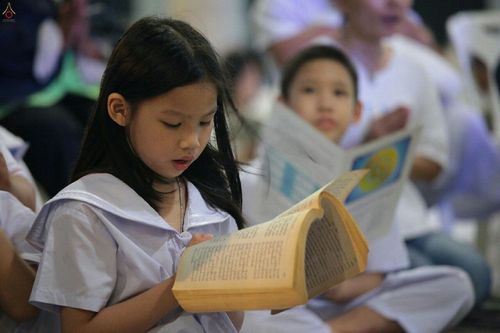 ภาพ No.18855:พิธีสวดมนต์บทธัมมจักกัปปวัตนสูตร พิธีบูชามหาธรรมกายเจดีย์ และพิธีเวียนประทักษิณรอบมหาธรรมกายเจดีย์ ในวันพระ