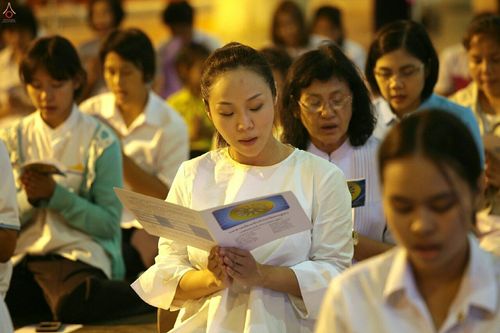 ภาพ No.18861:พิธีสวดมนต์บทธัมมจักกัปปวัตนสูตร พิธีบูชามหาธรรมกายเจดีย์ และพิธีเวียนประทักษิณรอบมหาธรรมกายเจดีย์ ในวันพระ