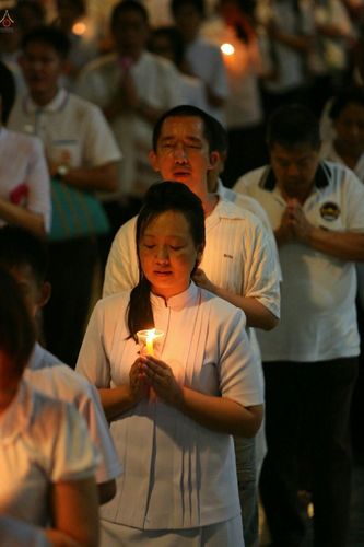 ภาพ No.18875:พิธีสวดมนต์บทธัมมจักกัปปวัตนสูตร พิธีบูชามหาธรรมกายเจดีย์ และพิธีเวียนประทักษิณรอบมหาธรรมกายเจดีย์ ในวันพระ