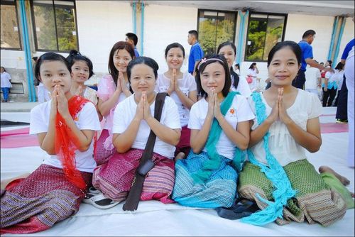 ภาพ No.8865:ประมวลภาพตักบาตรพระศรีราชา พระ 1,162 รูป 