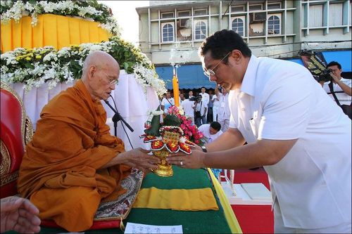 ภาพ No.8867:ประมวลภาพตักบาตรพระศรีราชา พระ 1,162 รูป 