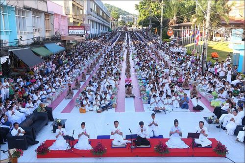 ภาพ No.8868:ประมวลภาพตักบาตรพระศรีราชา พระ 1,162 รูป 