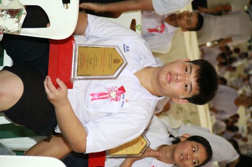 ภาพ No.1076:มอบรางวัลสอบ ทางก้าวหน้า