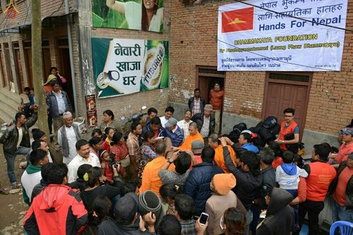 ภาพ No.17072:มูลนิธิธรรมกายช่วยเหลือผู้ประสบภัยแผ่นดินไหวที่ประเทศเนปาล