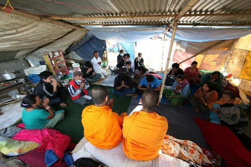 ภาพ No.17075:มูลนิธิธรรมกายช่วยเหลือผู้ประสบภัยแผ่นดินไหวที่ประเทศเนปาล