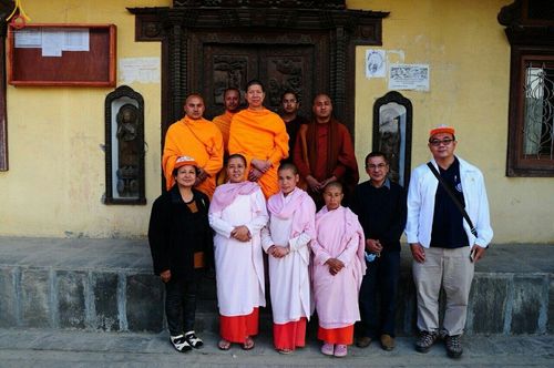 ภาพ No.17112:มูลนิธิธรรมกายช่วยเหลือผู้ประสบภัยแผ่นดินไหวที่ประเทศเนปาล