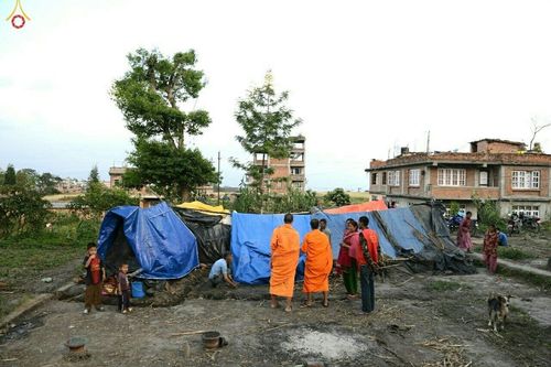 ภาพ No.17131:มูลนิธิธรรมกายช่วยเหลือผู้ประสบภัยแผ่นดินไหวที่ประเทศเนปาล