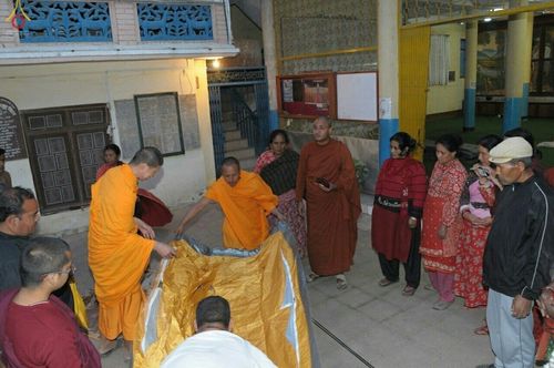 ภาพ No.17148:มูลนิธิธรรมกายช่วยเหลือผู้ประสบภัยแผ่นดินไหวที่ประเทศเนปาล