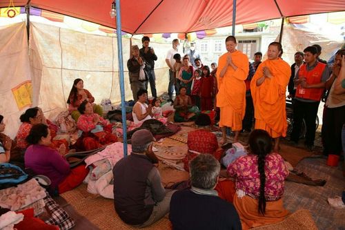 ภาพ No.17152:มูลนิธิธรรมกายช่วยเหลือผู้ประสบภัยแผ่นดินไหวที่ประเทศเนปาล