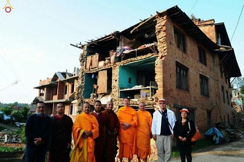 ภาพ No.17162:มูลนิธิธรรมกายช่วยเหลือผู้ประสบภัยแผ่นดินไหวที่ประเทศเนปาล