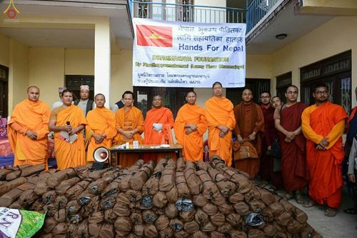 ภาพ No.17168:มูลนิธิธรรมกายช่วยเหลือผู้ประสบภัยแผ่นดินไหวที่ประเทศเนปาล