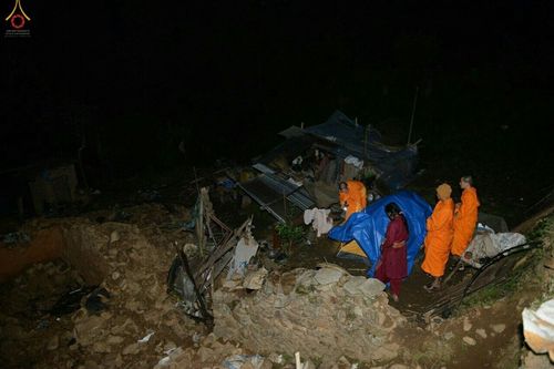 ภาพ No.17184:มูลนิธิธรรมกายช่วยเหลือผู้ประสบภัยแผ่นดินไหวที่ประเทศเนปาล