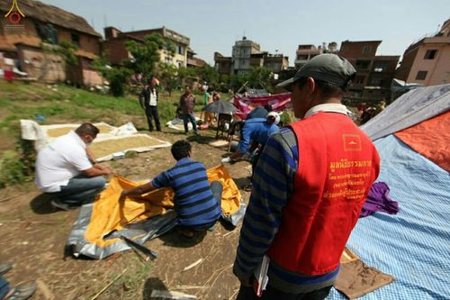 ภาพ No.17205:มูลนิธิธรรมกายช่วยเหลือผู้ประสบภัยแผ่นดินไหวที่ประเทศเนปาล