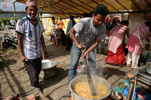 ภาพ No.17231:มูลนิธิธรรมกายช่วยเหลือผู้ประสบภัยแผ่นดินไหวที่ประเทศเนปาล