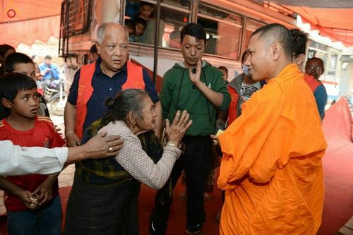 ภาพ No.17241:มูลนิธิธรรมกายช่วยเหลือผู้ประสบภัยแผ่นดินไหวที่ประเทศเนปาล