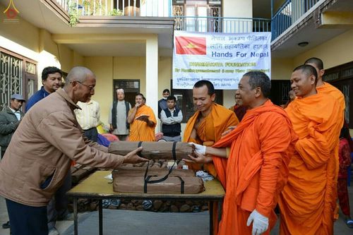 ภาพ No.17258:มูลนิธิธรรมกายช่วยเหลือผู้ประสบภัยแผ่นดินไหวที่ประเทศเนปาล