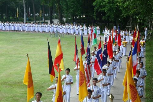พิธีบรรพชาอุปสมบทและตักบาตรพระธรรมทายาทนานาชาติ รุ่นที่ 11