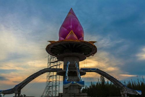 ภาพ No.11455:ประมวลภาพพิธีอัญเชิญพระบรมธาตุประดิษฐาน ณ ปทุมรัตน์ธรรมเจดีย์ พุทธอุทยานนานาชาติ จ.หนองคาย