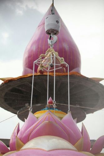 ภาพ No.11462:ประมวลภาพพิธีอัญเชิญพระบรมธาตุประดิษฐาน ณ ปทุมรัตน์ธรรมเจดีย์ พุทธอุทยานนานาชาติ จ.หนองคาย