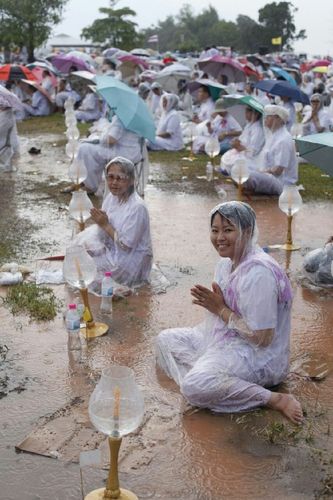 ภาพ No.11484:ประมวลภาพพิธีอัญเชิญพระบรมธาตุประดิษฐาน ณ ปทุมรัตน์ธรรมเจดีย์ พุทธอุทยานนานาชาติ จ.หนองคาย