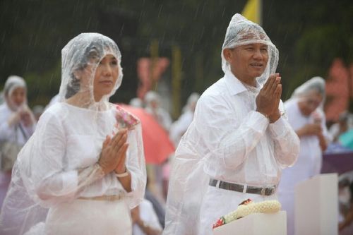 ภาพ No.11487:ประมวลภาพพิธีอัญเชิญพระบรมธาตุประดิษฐาน ณ ปทุมรัตน์ธรรมเจดีย์ พุทธอุทยานนานาชาติ จ.หนองคาย