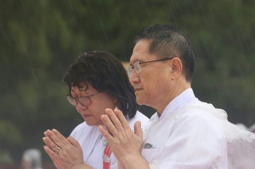 ภาพ No.11488:ประมวลภาพพิธีอัญเชิญพระบรมธาตุประดิษฐาน ณ ปทุมรัตน์ธรรมเจดีย์ พุทธอุทยานนานาชาติ จ.หนองคาย